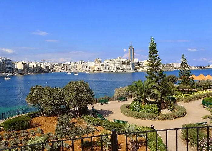 Stylish 3 Bedroom Holiday Apartment In St Julians