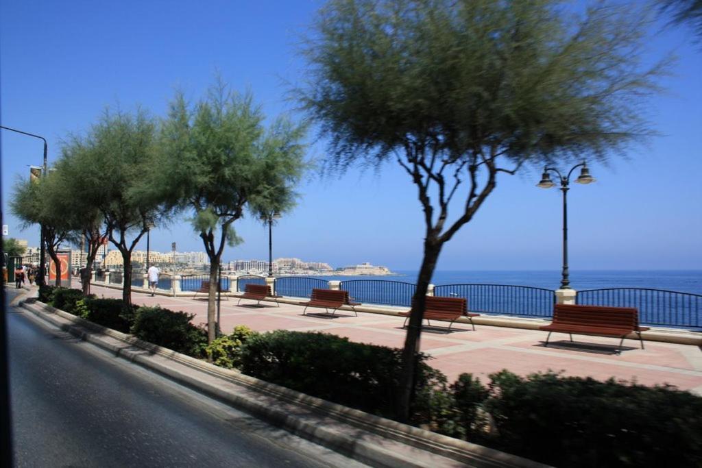Appartement Stylish 3 Bedroom In St Julians San Ġiljan