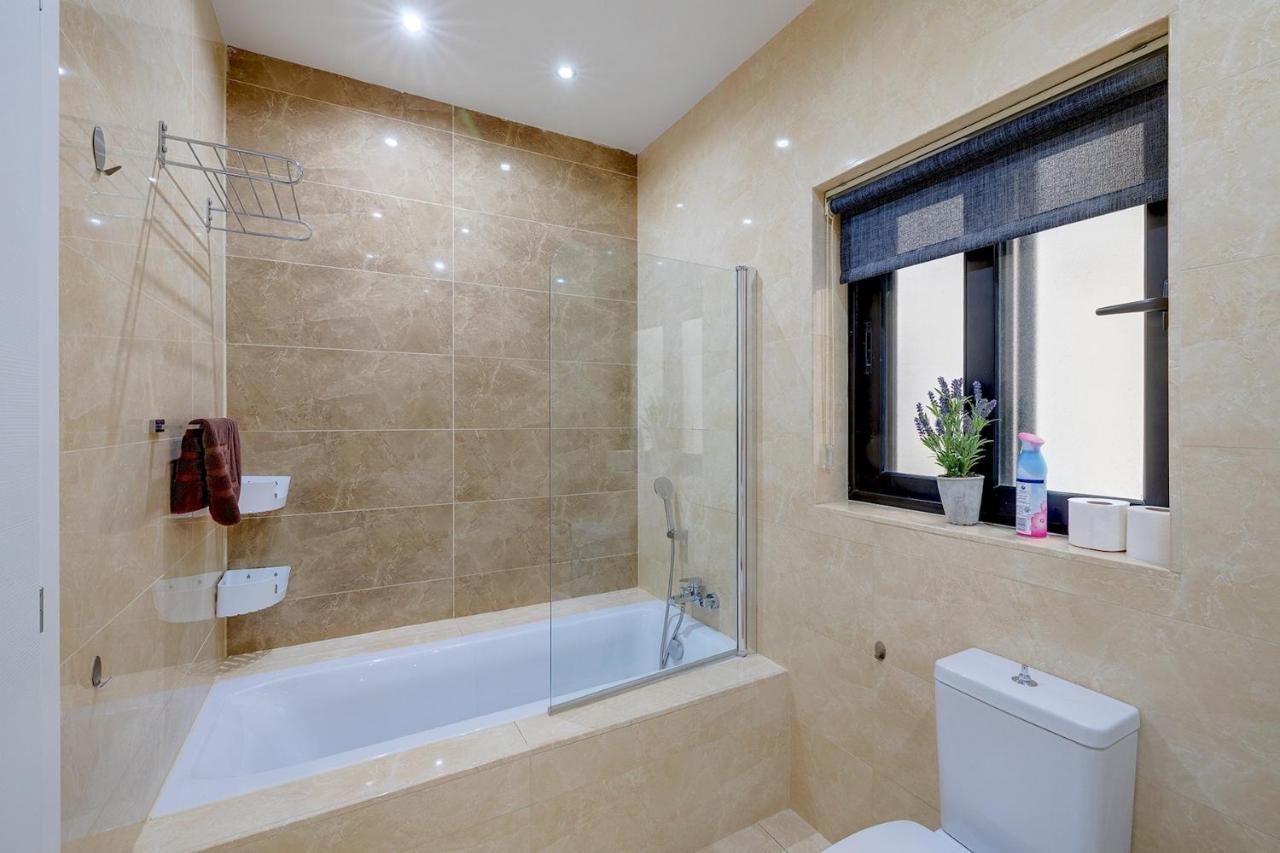 Stylish 3 Bedroom In St Julians *