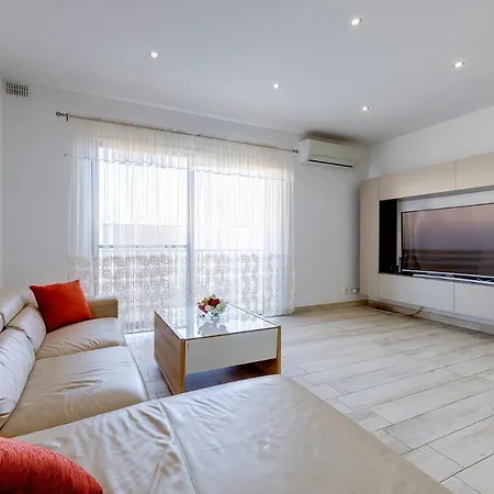 Stylish 3 Bedroom Holiday Apartment In St Julians Сент Джулианс Экстерьер фото